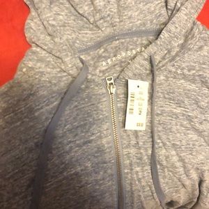 Aeroposta lightweight sweatshirt runs small